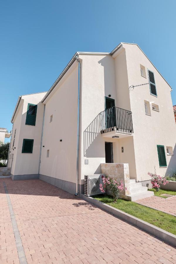 Apartments Mila Sveti Filip i Jakov Εξωτερικό φωτογραφία