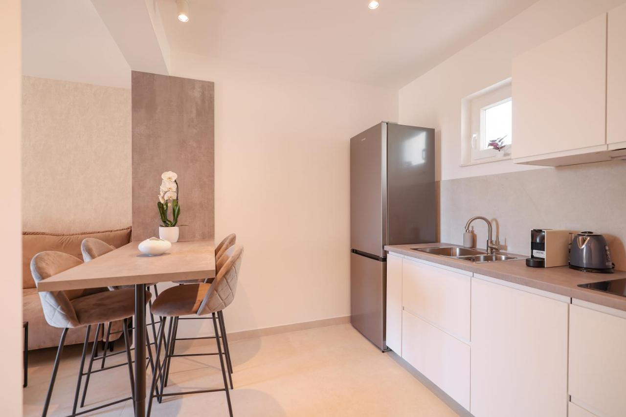 Apartments Mila Sveti Filip i Jakov Εξωτερικό φωτογραφία